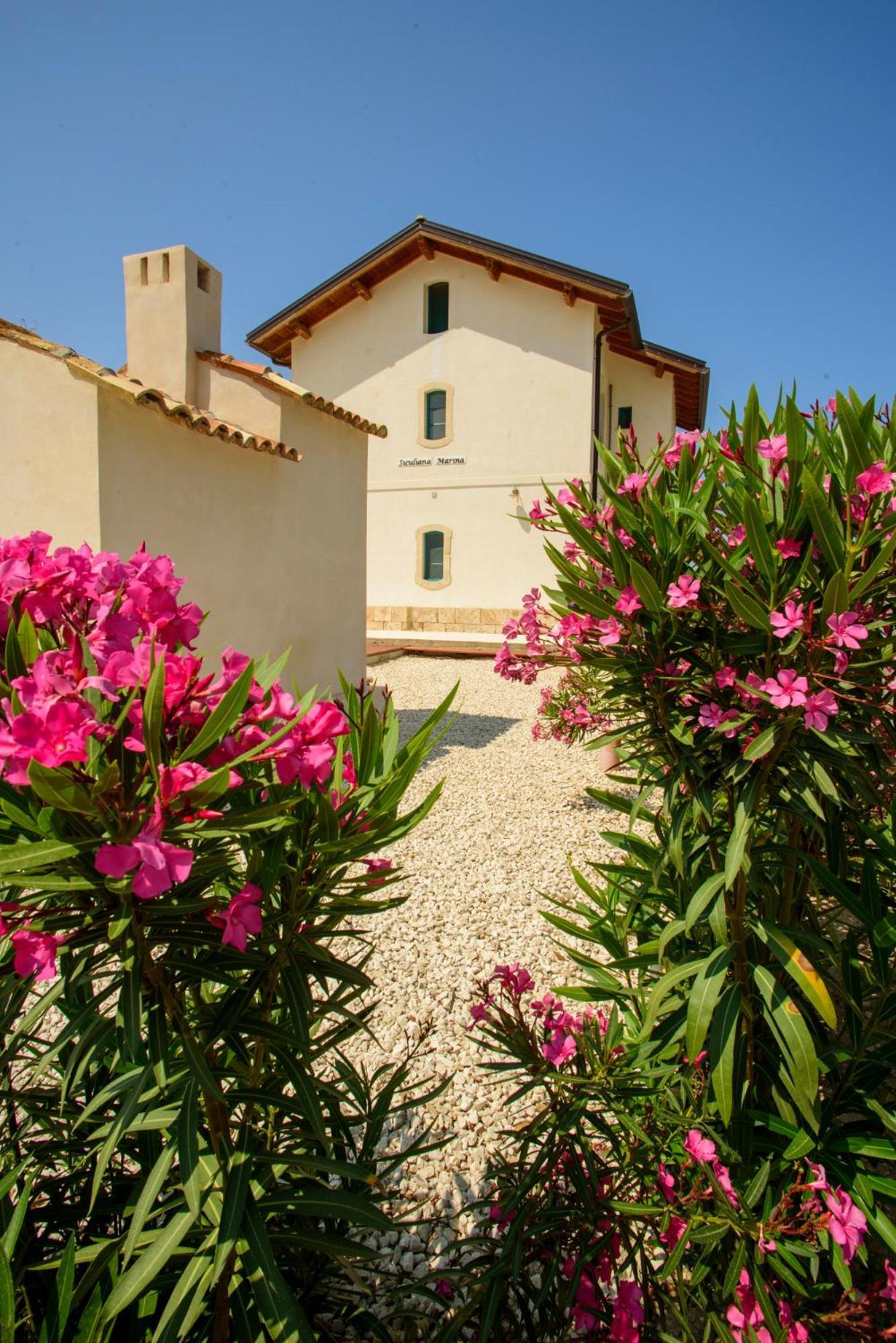 B&B Fermata 106 Da Carolina Siculiana Marina Exterior photo